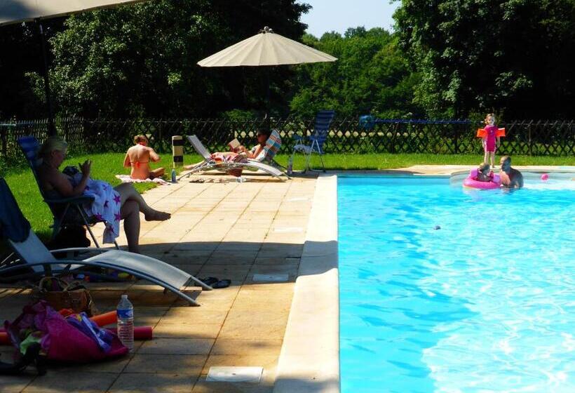 Отель Château De Mavaleix