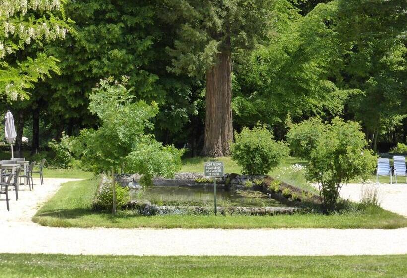 Отель Château De Mavaleix