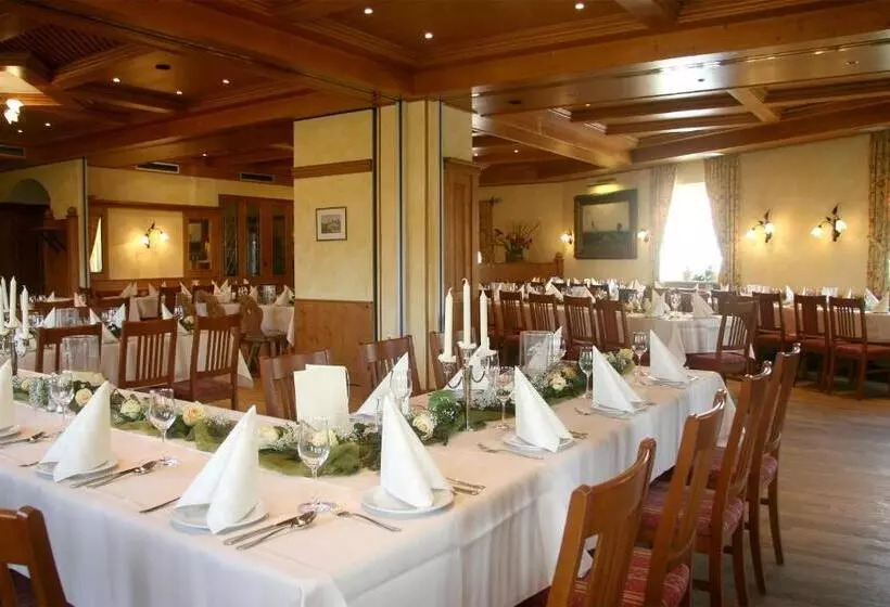 Hotelli Gasthaus Zur Linde