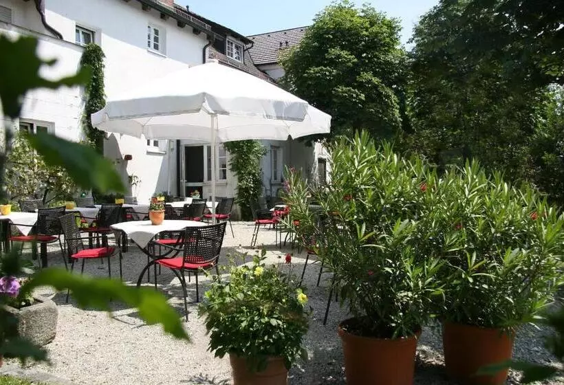 Hotelli Gasthaus Zur Linde