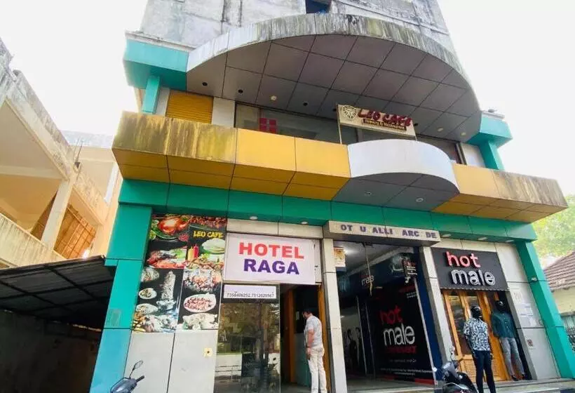 ホテル Raga Residency