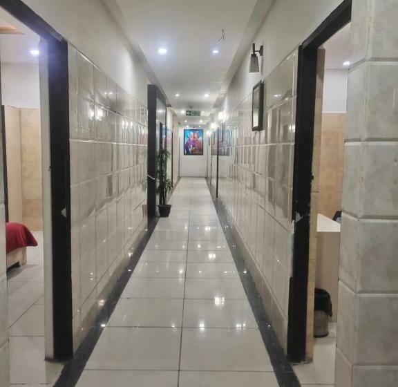 Hotel Raj Tirath Niwas
