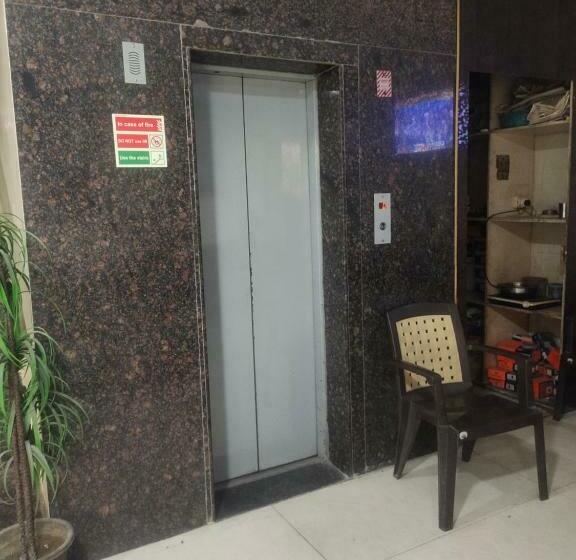 Hotel Raj Tirath Niwas