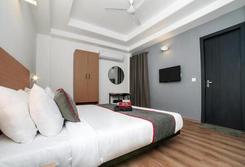 Hotel Super Collection O Townhouse 069