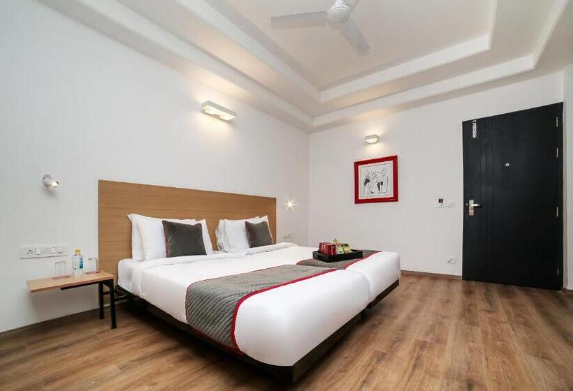 Hotel Super Collection O Townhouse 069