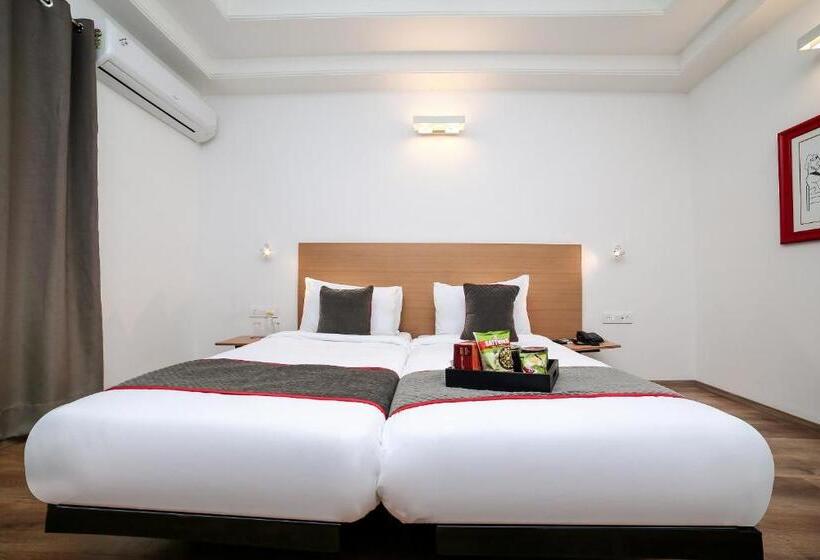 Hotel Super Collection O Townhouse 069