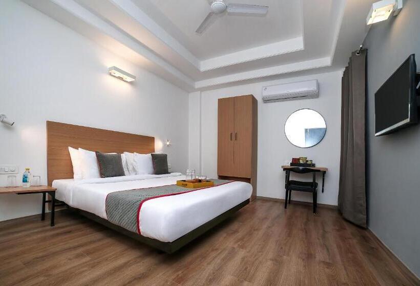 Hotel Super Collection O Townhouse 069