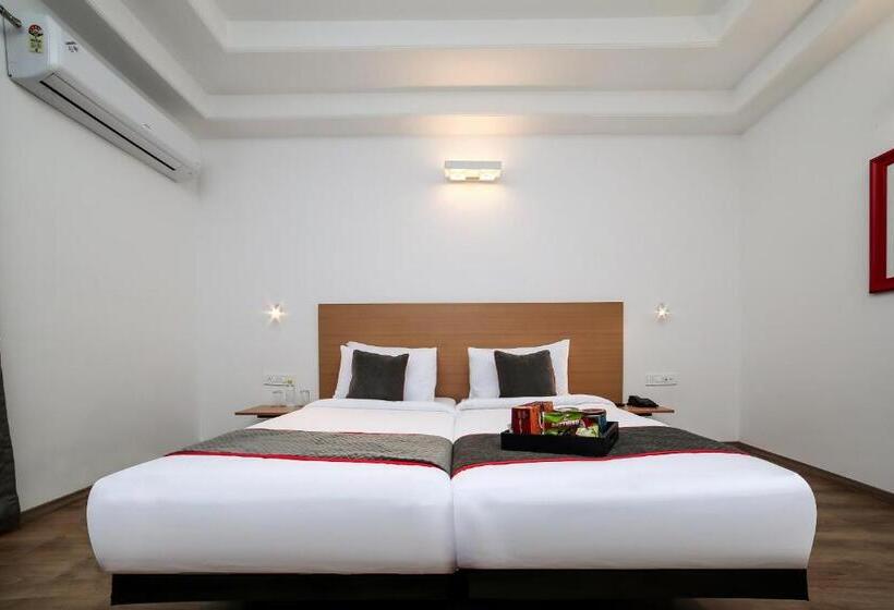 Hotel Super Collection O Townhouse 069