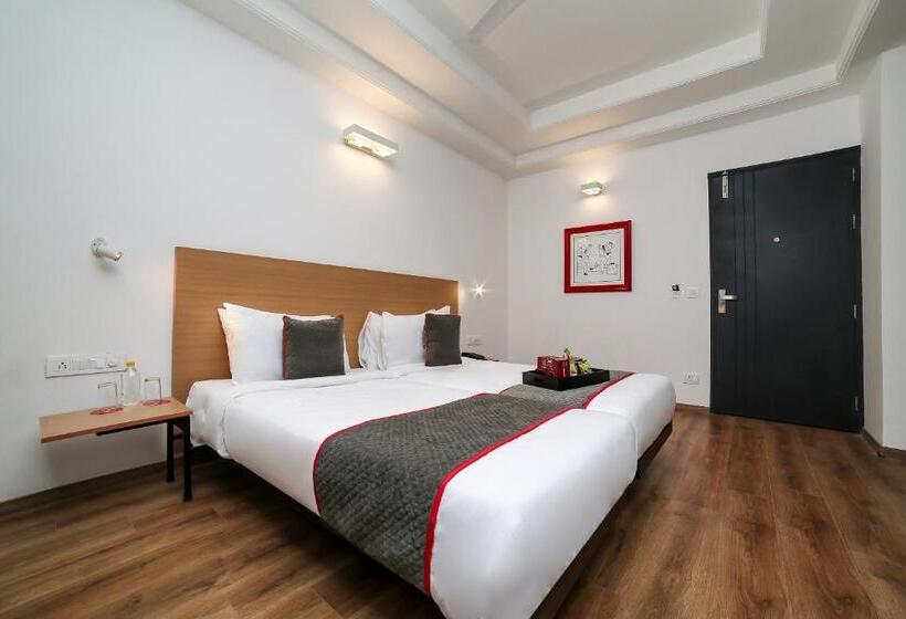 Hotel Super Collection O Townhouse 069