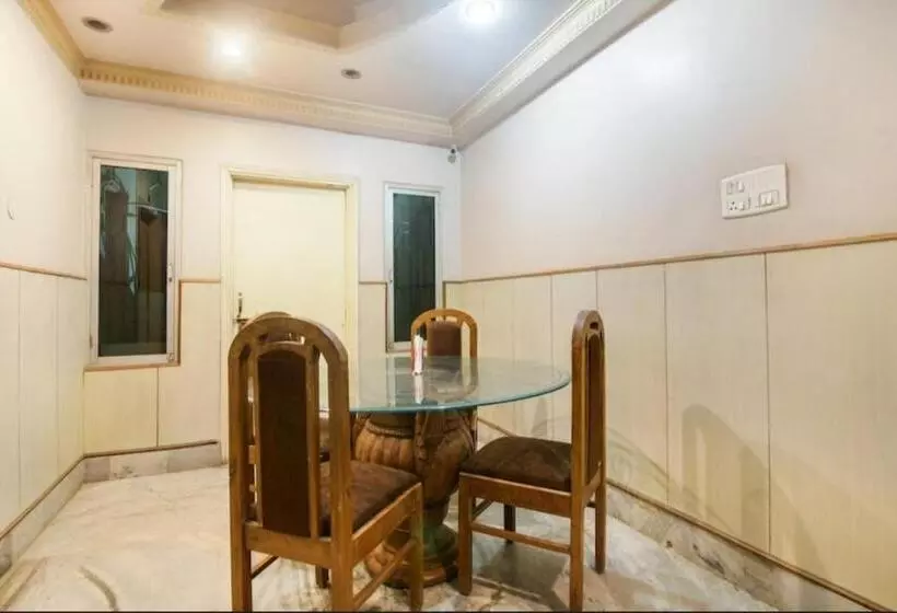 Pension  Aditya Palace