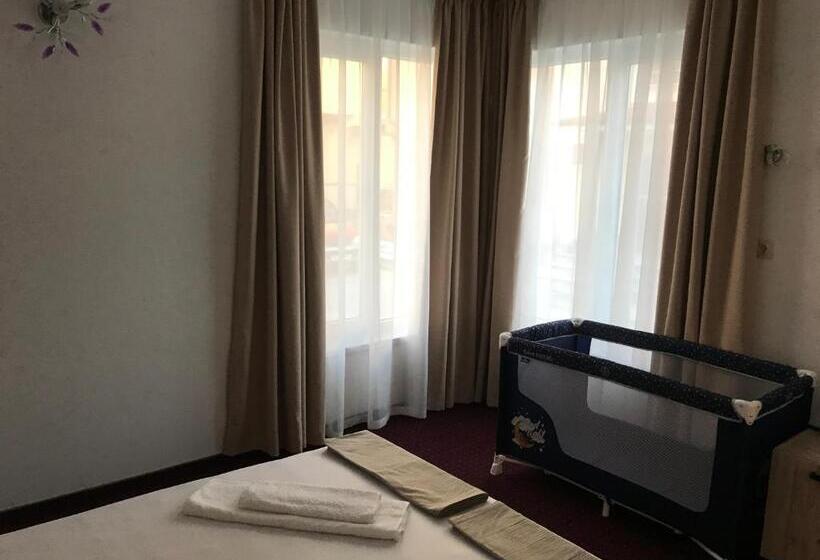 Pensionat Guest House Theona