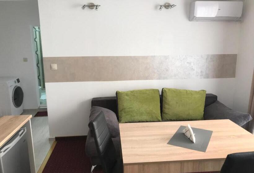 Pensionat Guest House Theona