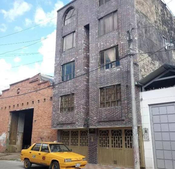 Aamiaismajoitus (B&B) Habitaciones C&s Bogotá
