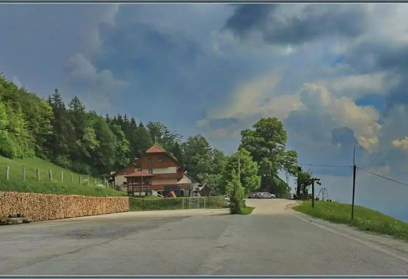 پانسیون Guest House Pr Ambružarju & Apartments