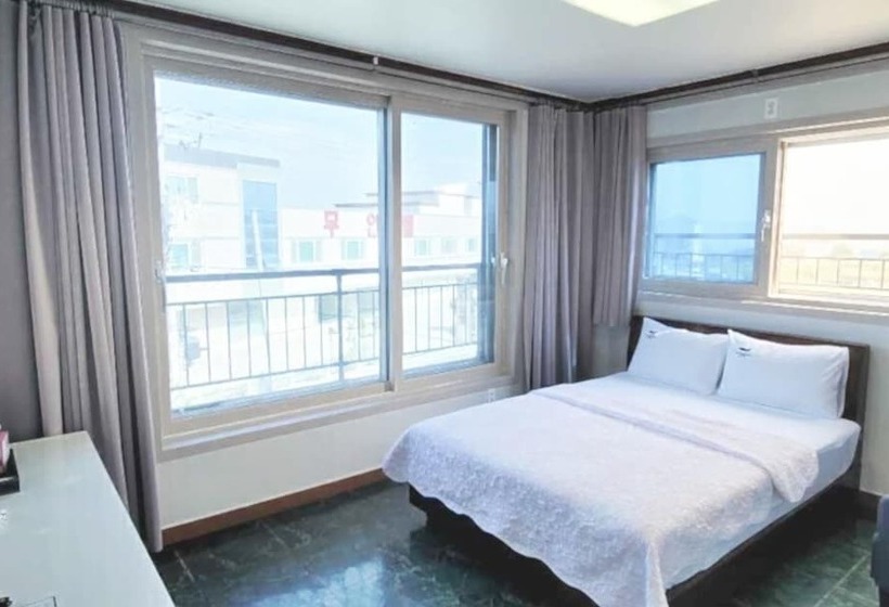 فندق على الطريق Yeongdeok Goraebul