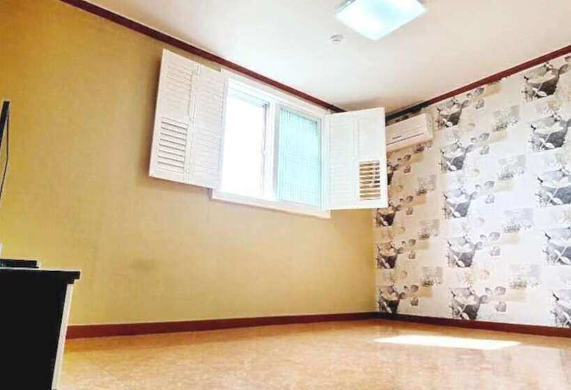 فندق على الطريق Yeongdeok Goraebul