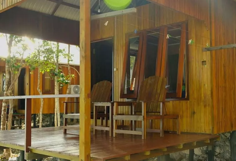 Majatalo Maratua Guesthouse