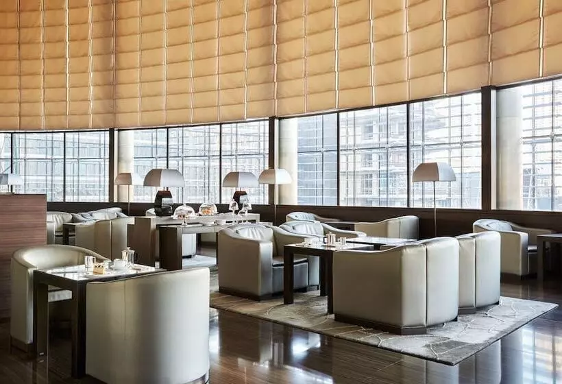 Armani Hotel Dubai, Burj Khalifa
