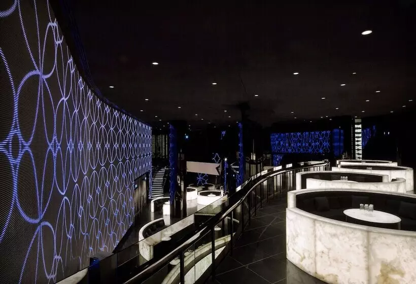 Armani Hotel Dubai, Burj Khalifa