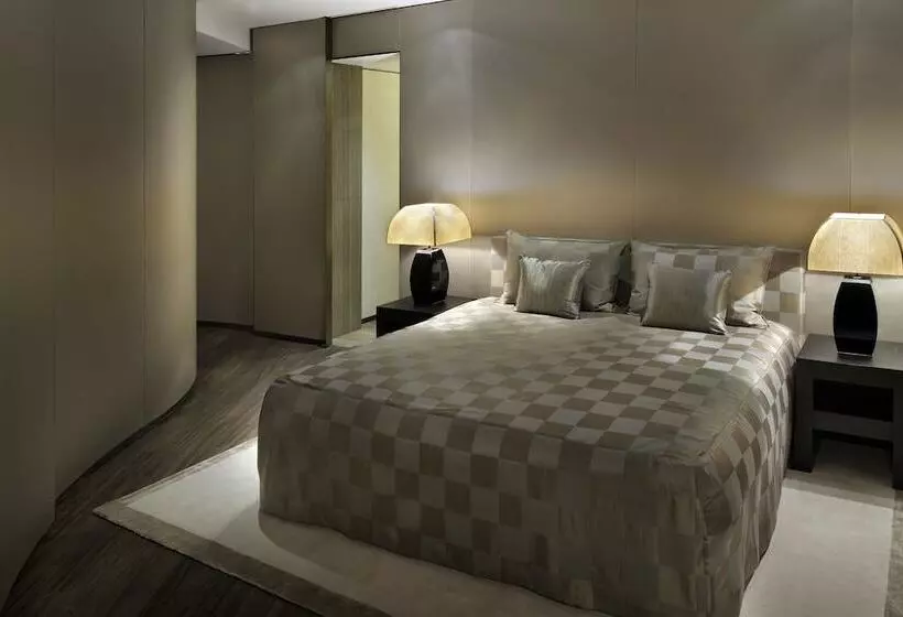 Armani Hotel Dubai, Burj Khalifa