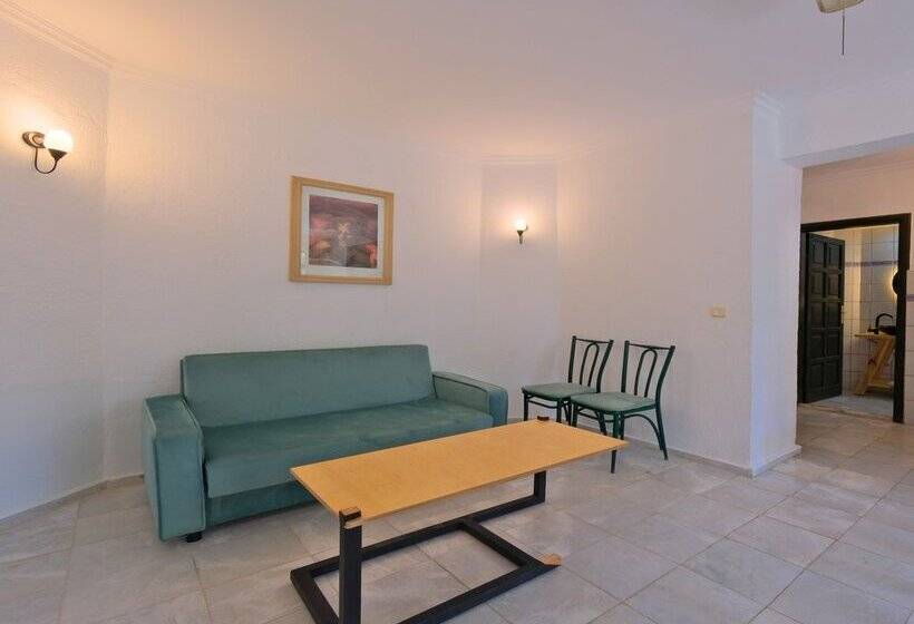 Club Mel Holiday Resort