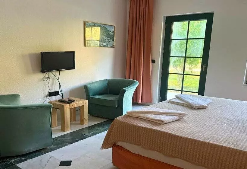 Club Mel Holiday Resort