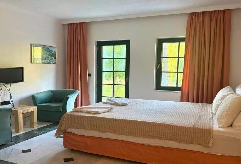 Club Mel Holiday Resort