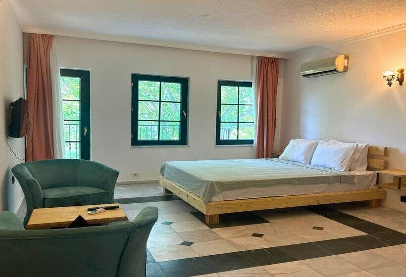 Club Mel Holiday Resort