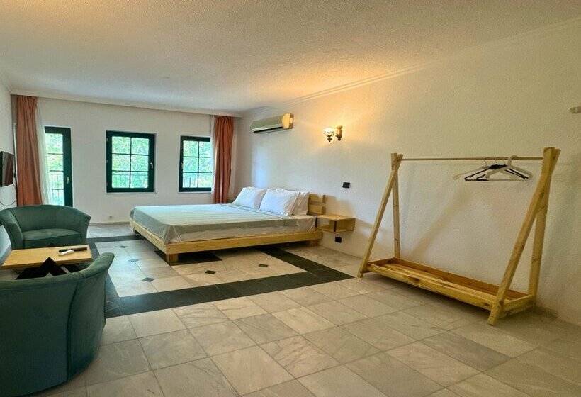 Club Mel Holiday Resort