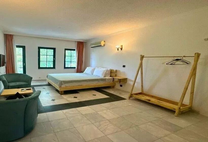 Club Mel Holiday Resort