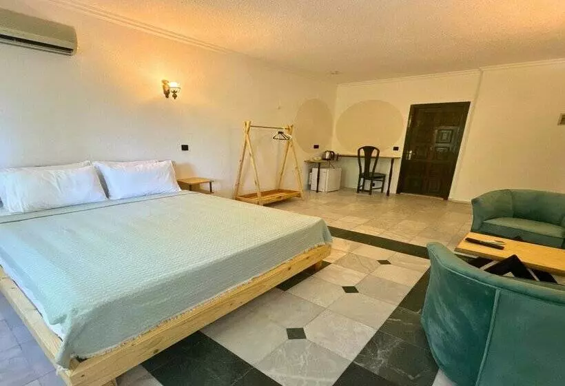 Club Mel Holiday Resort