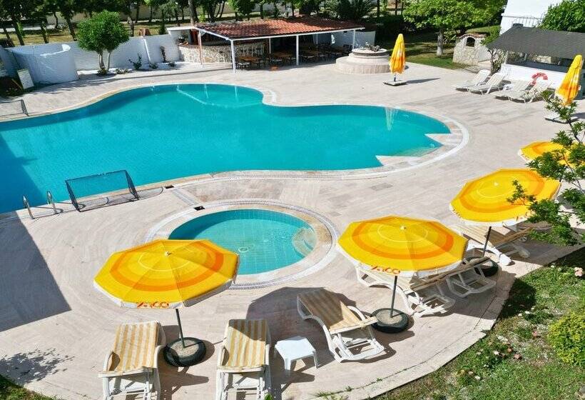 Club Mel Holiday Resort