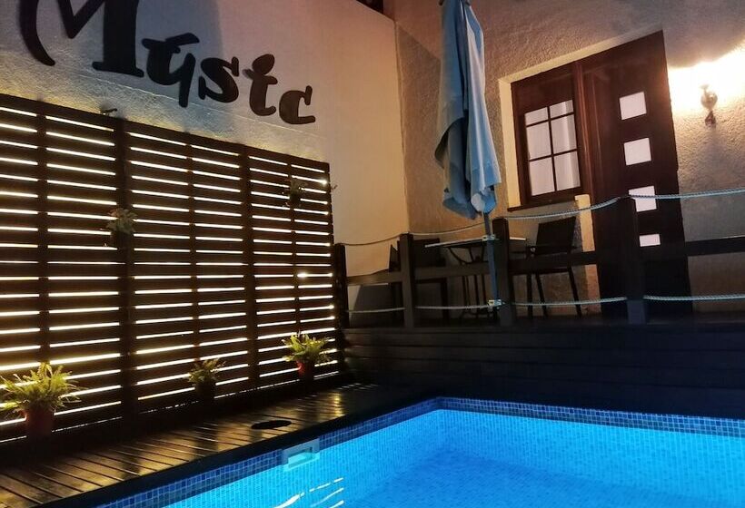 مسافرخانه Cal Music B&b