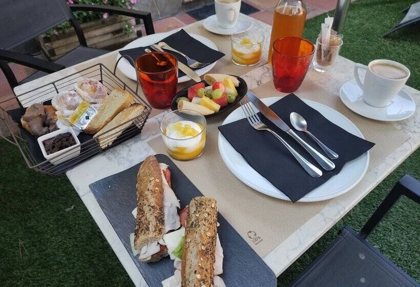 مسافرخانه Cal Music B&b