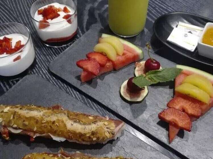 مسافرخانه Cal Music B&b