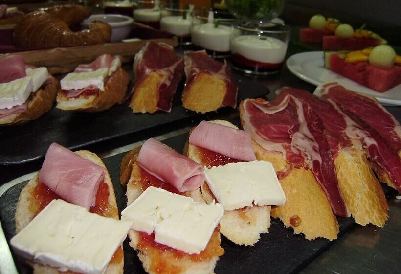 مسافرخانه Cal Music B&b