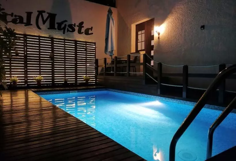 פונדק Cal Music B&b