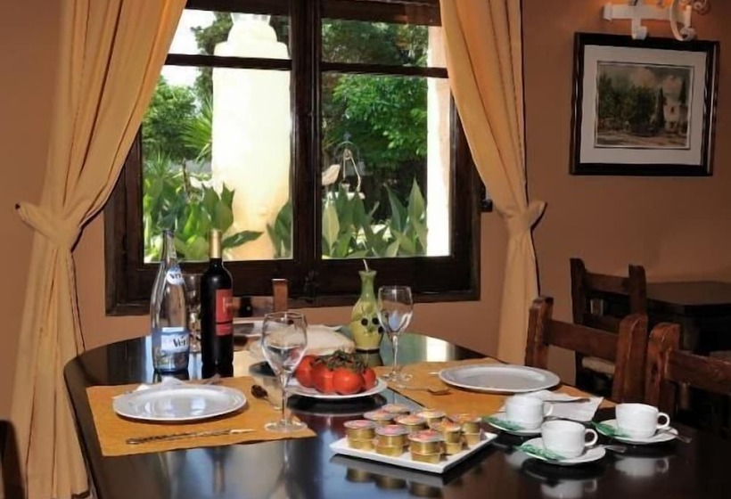 مسافرخانه Priorat Boutique