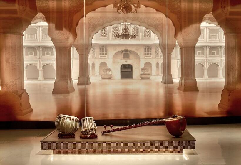 Armani Hotel Dubai, Burj Khalifa