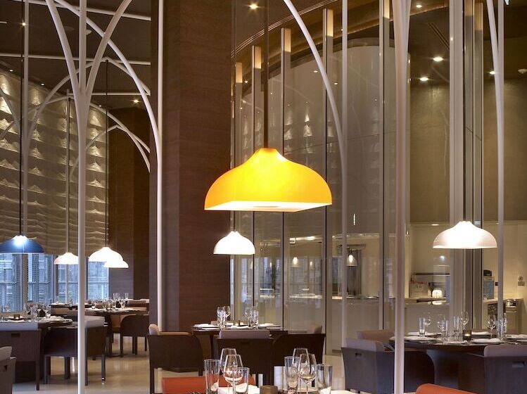 Armani Hotel Dubai, Burj Khalifa