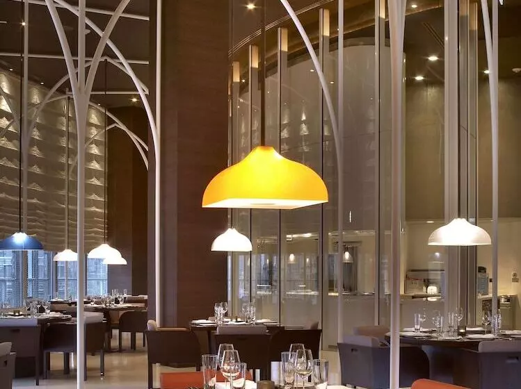 Armani Hotel Dubai, Burj Khalifa