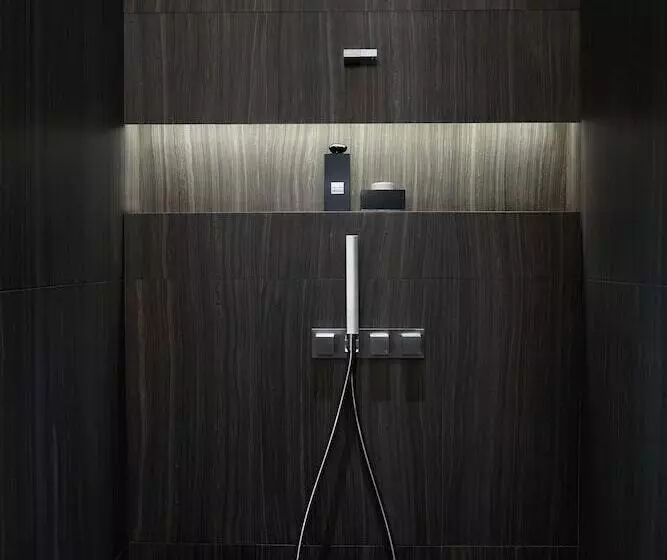 Armani Hotel Dubai, Burj Khalifa