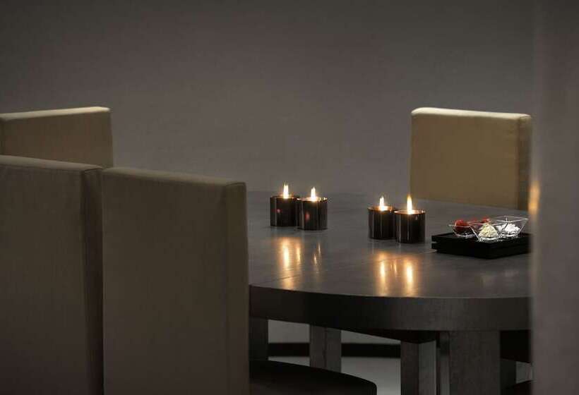 Armani Hotel Dubai, Burj Khalifa