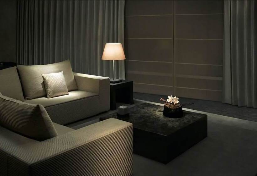 Armani Hotel Dubai, Burj Khalifa