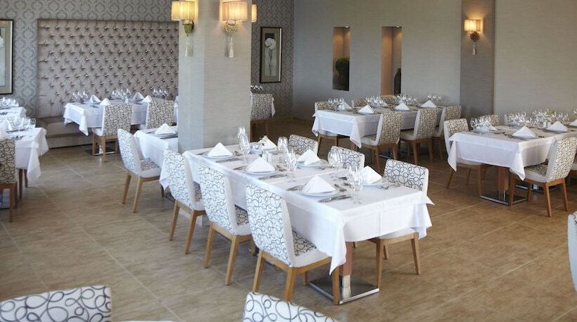 Отель Bodrum Holiday Resort & Spa