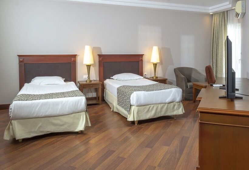 Отель Bodrum Holiday Resort & Spa