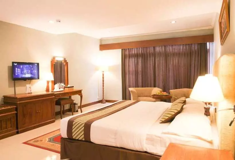 Отель Cakra Kusuma