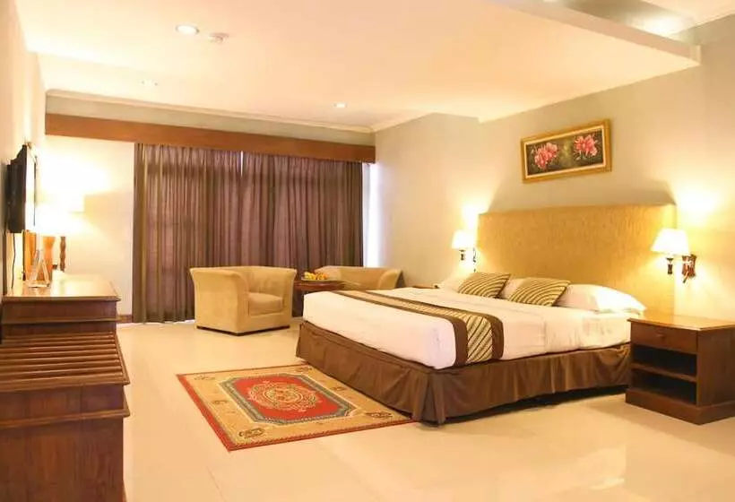 Отель Cakra Kusuma