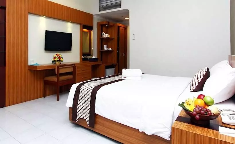 Отель Cakra Kusuma