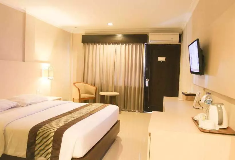 Отель Cakra Kusuma